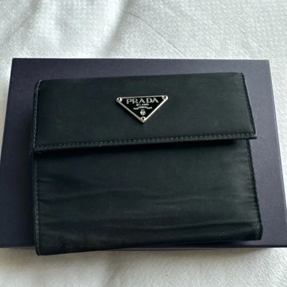 🔥Prada Nylon Tri-Fold Wallet - Picture 3 of 17